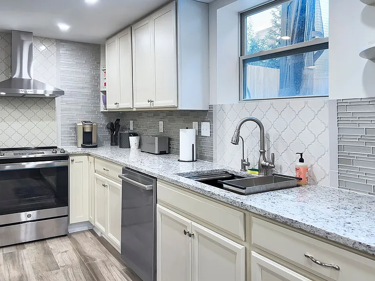 709 Baldwin Ave #B — Photo 5