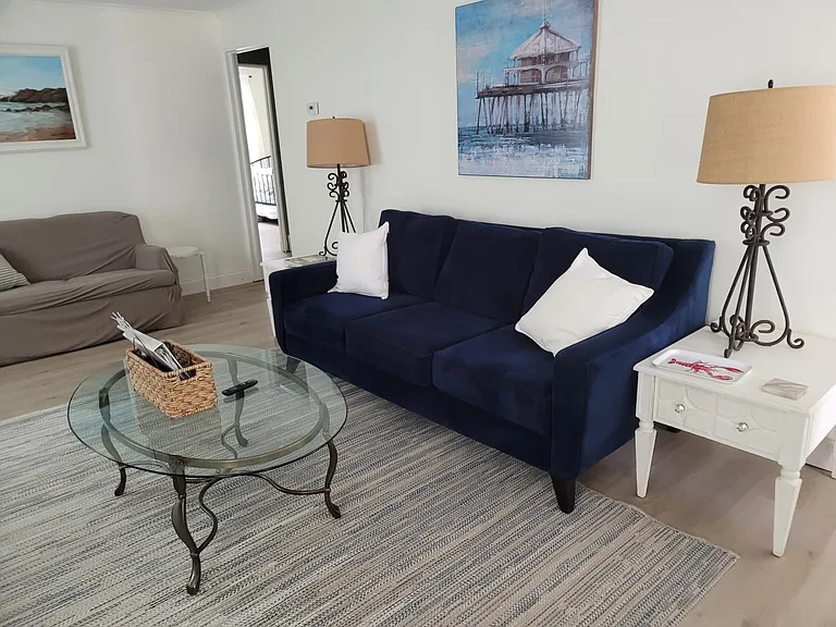 3090 Elmwood Dr — Photo 1