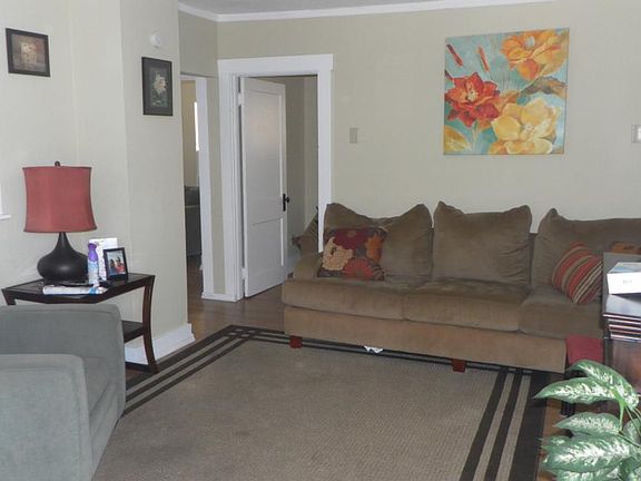5th image of 331 Tuxedo Ct S
