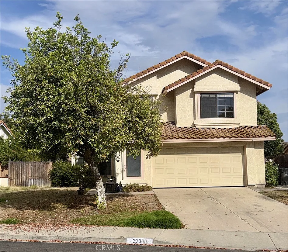 4 bed, 2.5 bath, 1744 sqft, $3,100 — Photo 1
