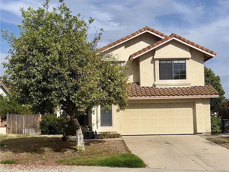 39300 Medina Ct — Photo 1