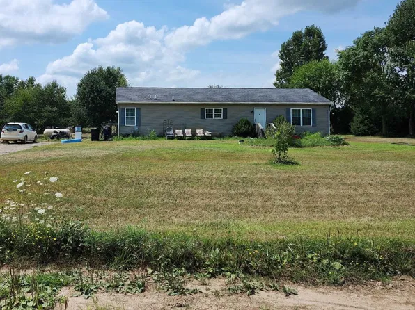13434 Christopher St, Lake Odessa, MI 48849