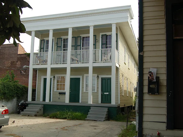 1118 Melpomene St #A — Photo 1