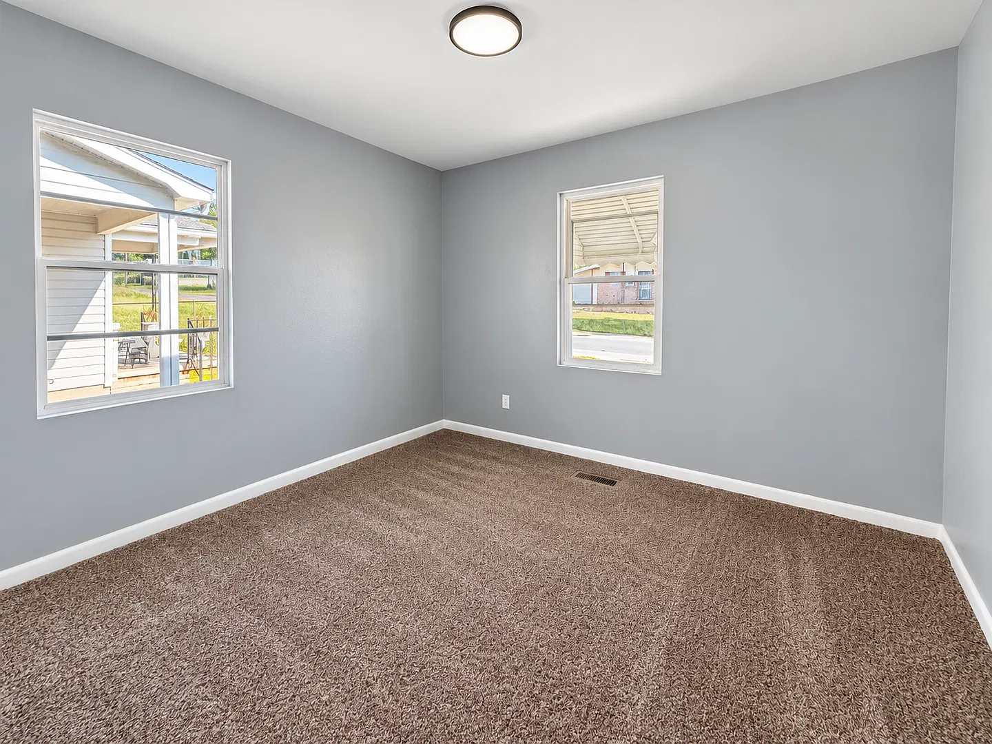 Newly Renovated 3 bedroom, 1 bath home — Photo 4