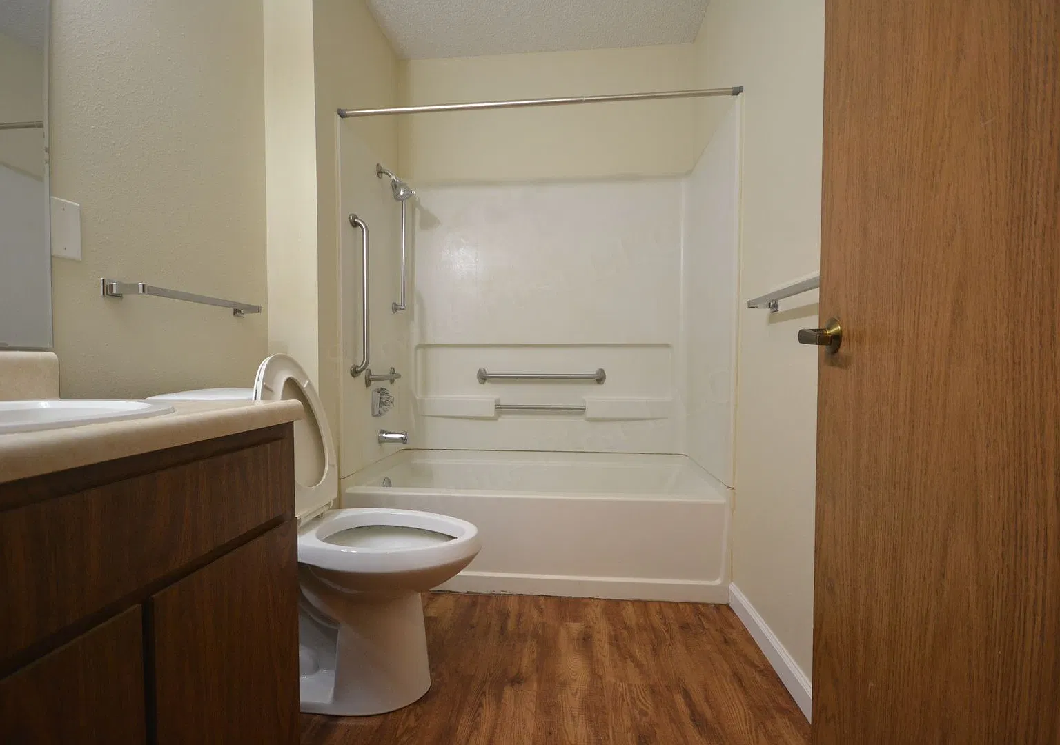 Perry Apartments — Photo 4