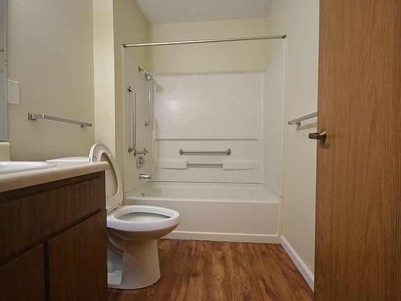 4th image of 510 Plaza Dr APT 10