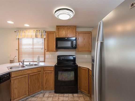 4th image of 6107 Fenway Dr