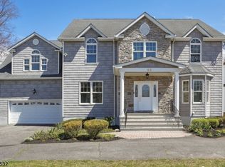 88 W Northfield Rd, Livingston, NJ 07039