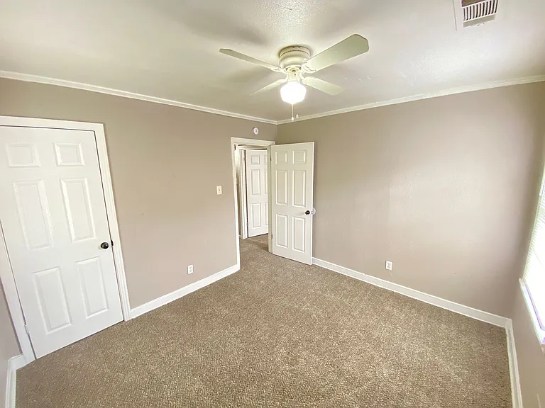 2686 Jeffrey Ave — Photo 11