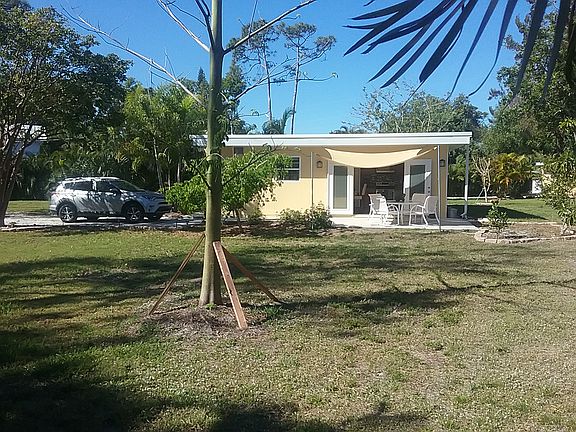 4th image of 3902 Papaya St
