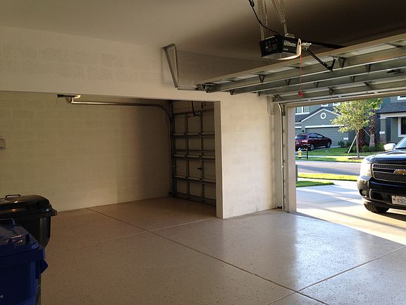 2nd image of 304 Dakota Hill Dr