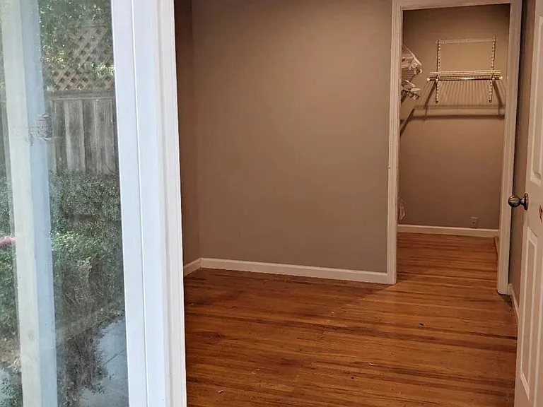 386 Waverly St — Photo 5