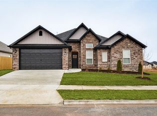1905 Salmon St, Pea Ridge, AR 72751