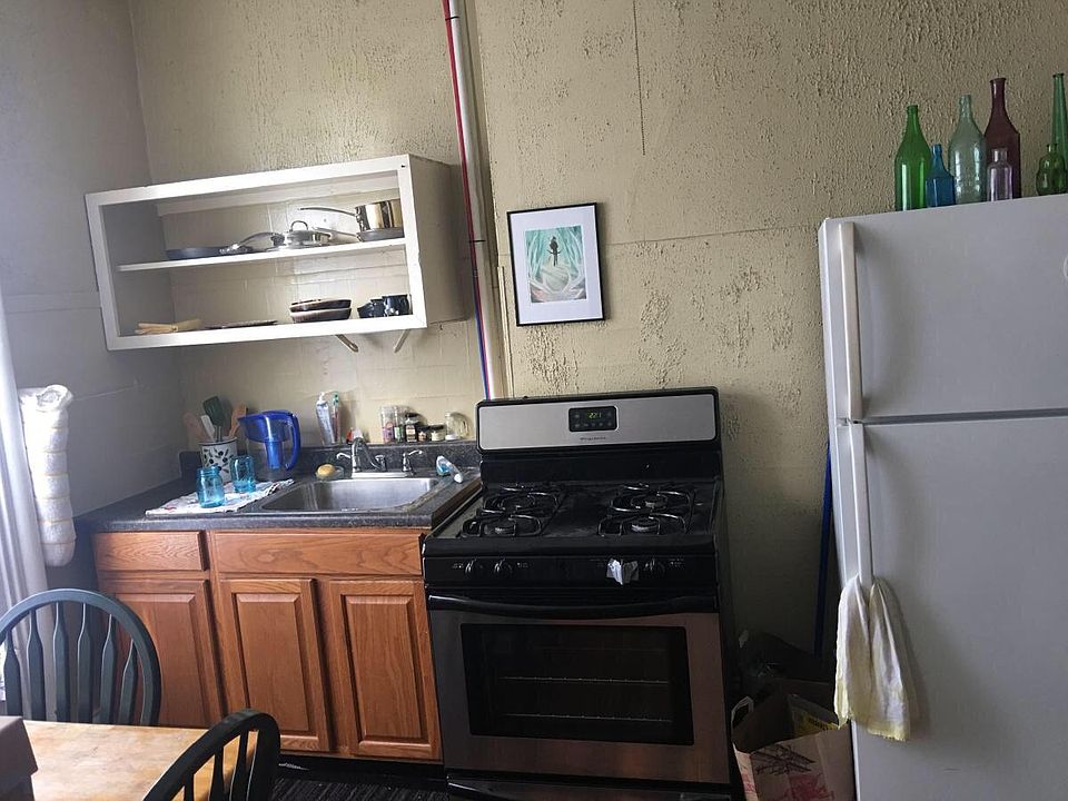 1st image of 214 8th St #5