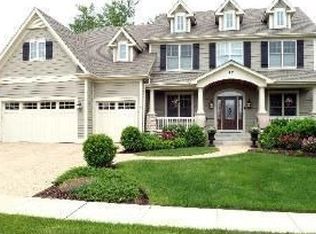 97 Mitchell Cir, Wheaton, IL 60189