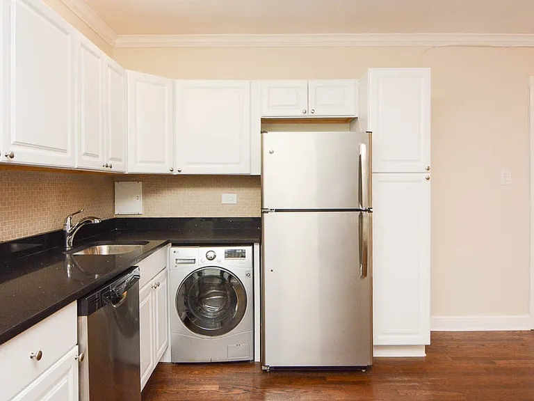 3345 N Marshfield Ave #803 — Photo 8