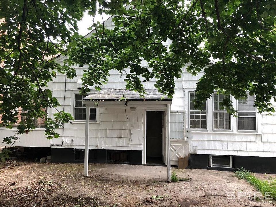 2nd image of 1926 E 28th St #1