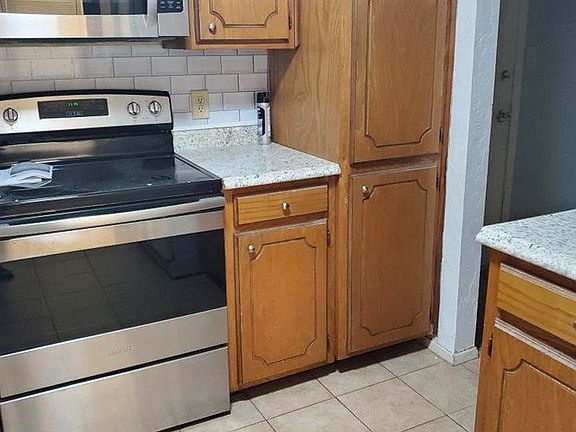 3rd image of 2121 Selma Dr