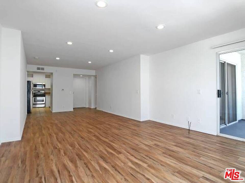 1st image of 1818 Camden Ave APT 104