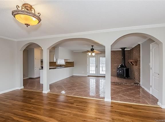 3rd image of 2606 Fairgreen Dr