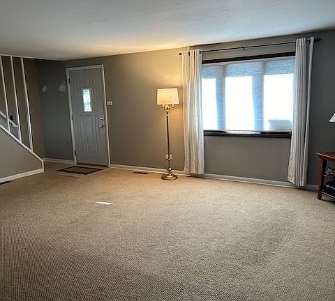 5th image of 161 Craig Dr W