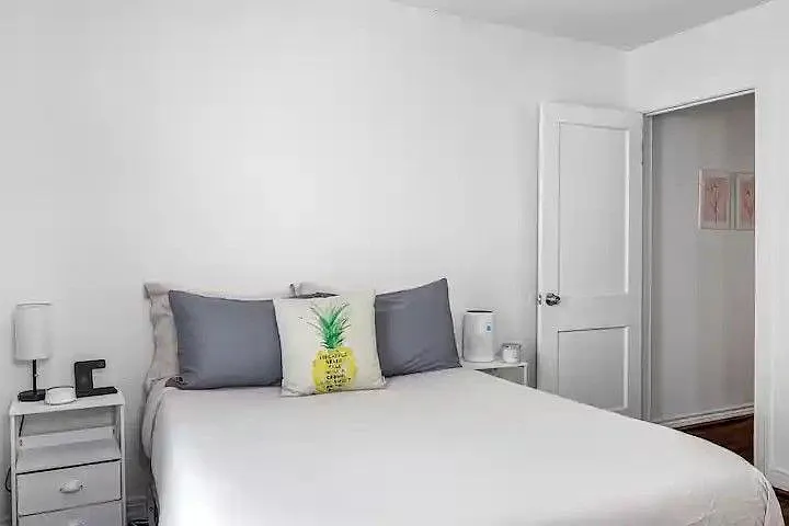 2434 Sharon Street — Photo 3