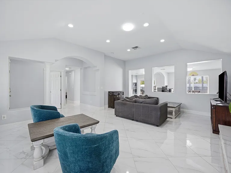 10721 Loughton Ave — Photo 18