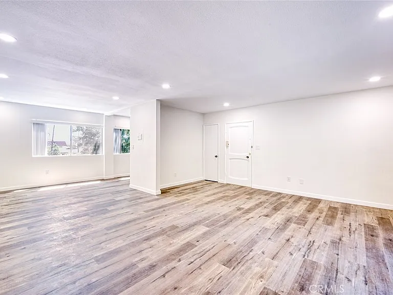 522 W Sierra Madre Blvd #B — Photo 11