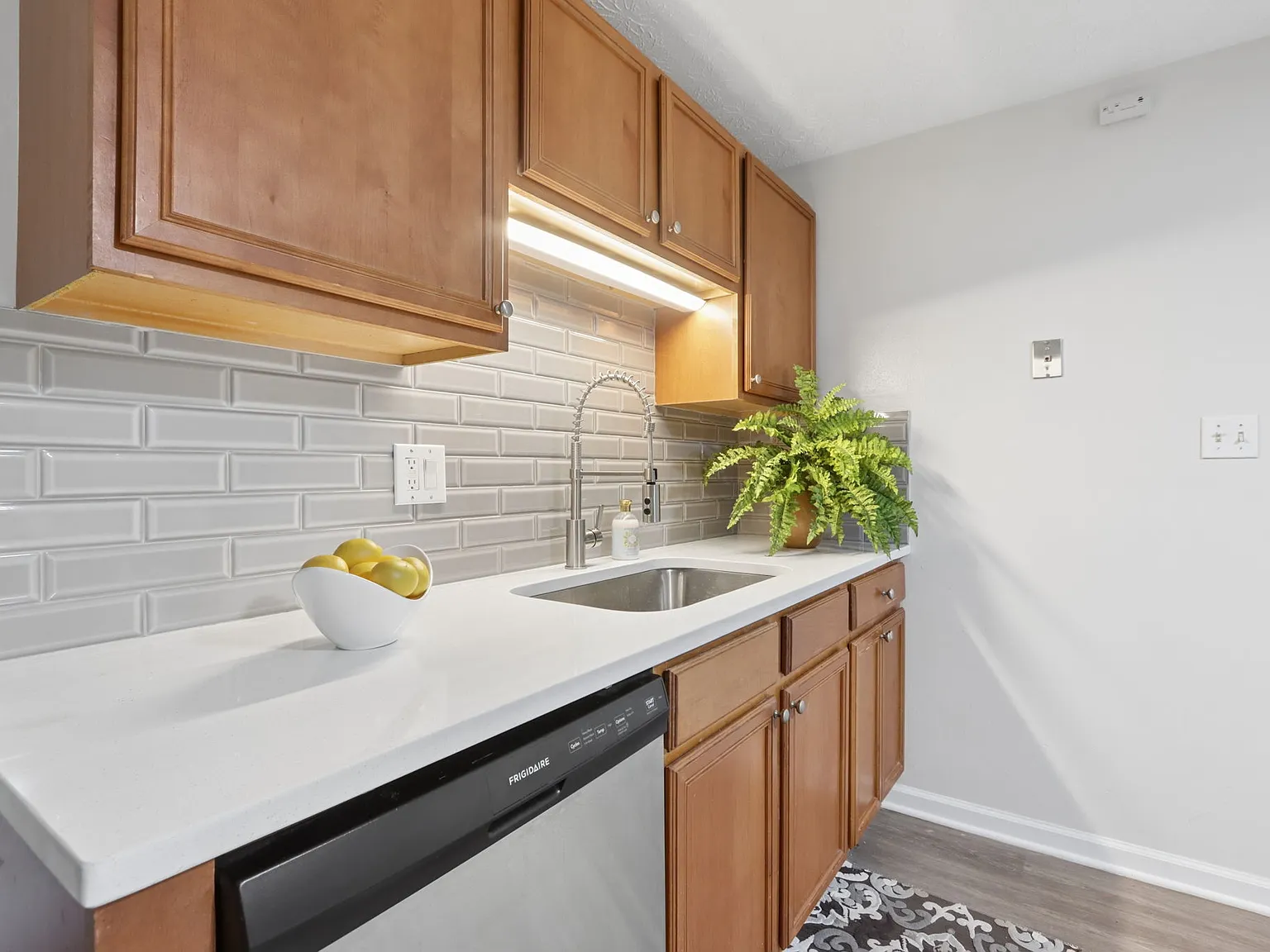 4 bed, 1636 sqft, $1,995 — Photo 4