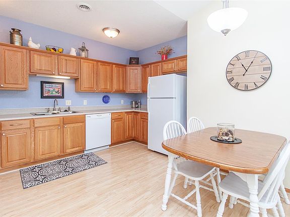 5th image of 2623 Orchard Dr Unit 6