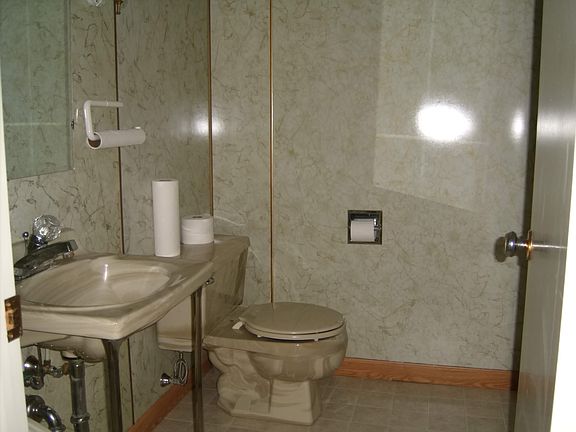 5th image of 613 W Pine Cir