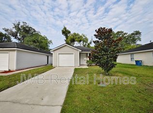 9166 Adams Ave, Jacksonville, FL 32208