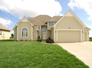 2105 Prairie Creek Dr, Kearney, MO 64060