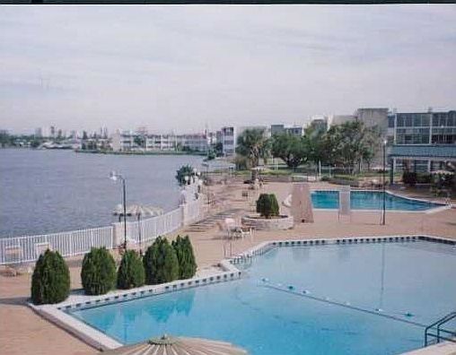 5th image of 1401 NE Miami Gardens Dr APT 494