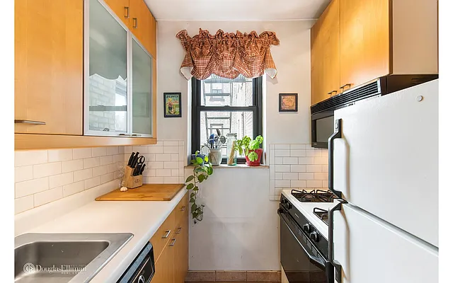 Rented by Douglas Elliman | media 2
