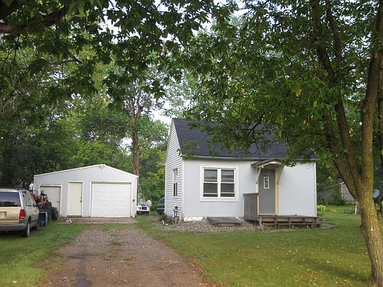 1st image of 112 Oak Grove Ave