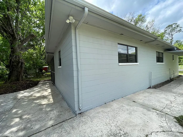 5247 Cleveland Rd — Photo 17