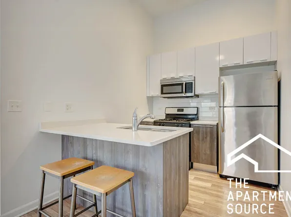 2734 W North Ave #203, Chicago, IL 60647