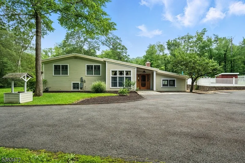 34 Millbrook Rd photo 1