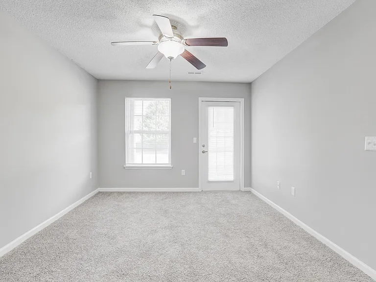 Highland Ridge Apartment Homes — Photo 8