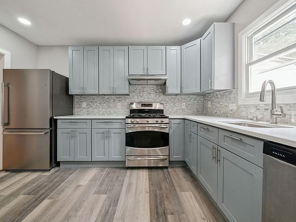 3rd image of 145 Boyd Ave