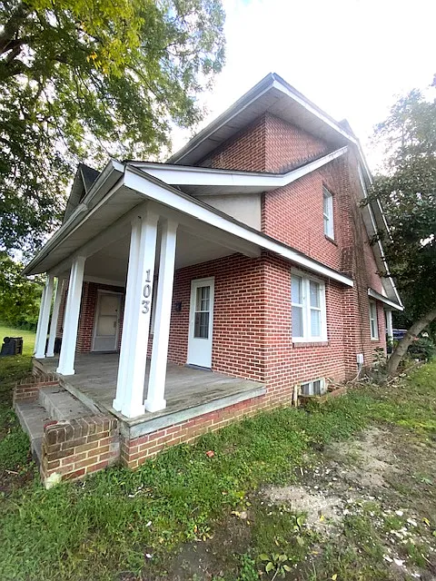 3 bed, 1100 sqft, $1,150 — Photo 1