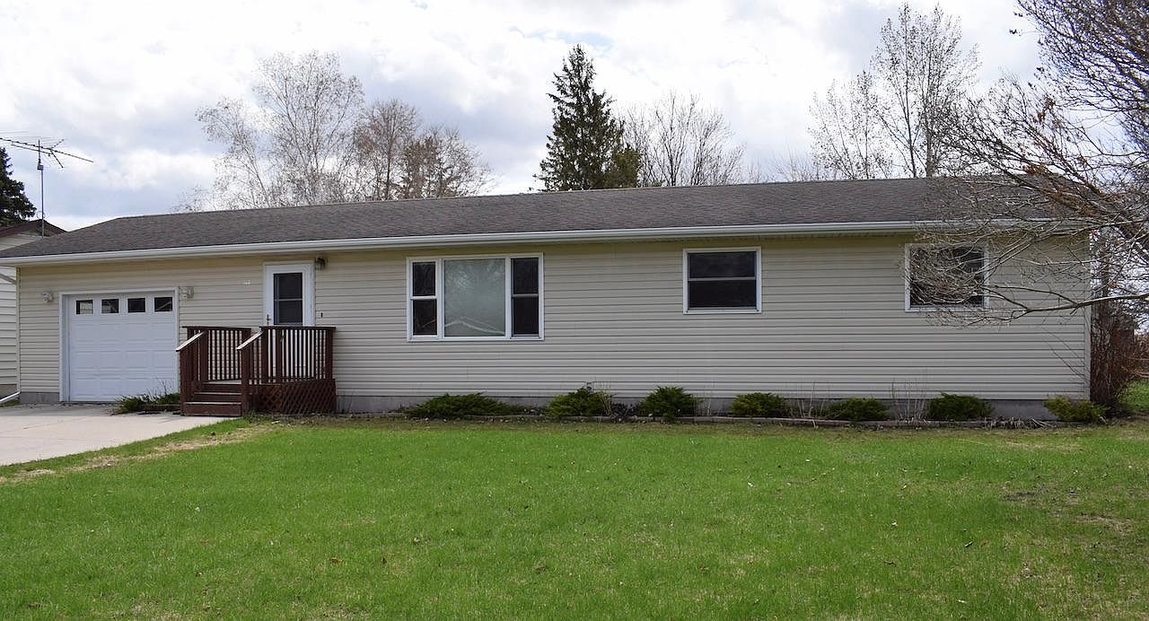 108 Circle Dr, Thief River Falls, MN 56701 Zillow