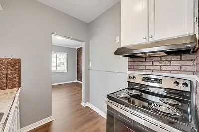 930 W Freeman St — Photo 8