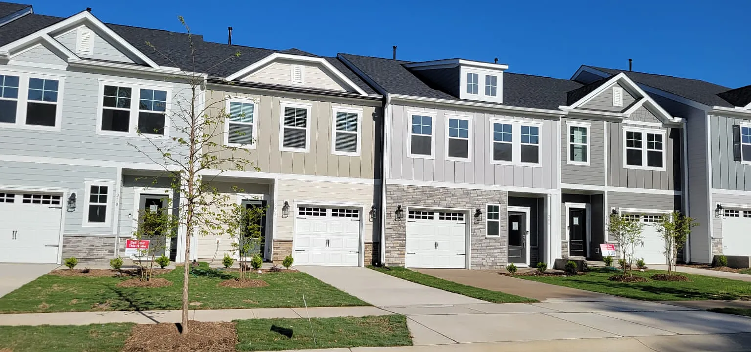 3 bed, 2.5 bath, 1641 sqft, $1,849 — Photo 1
