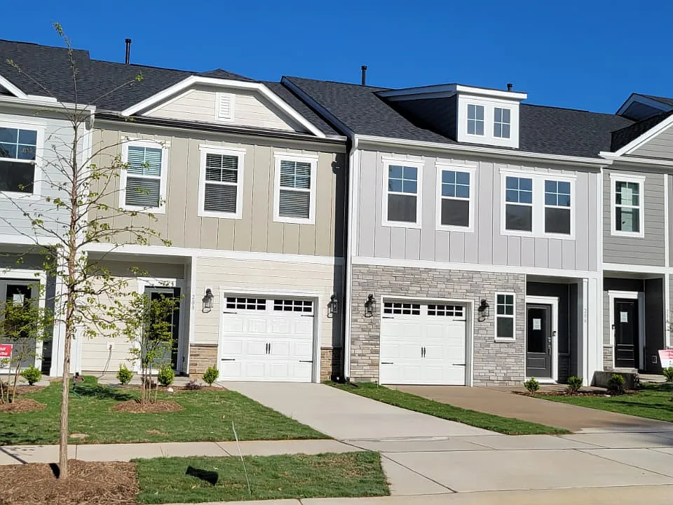 208 Sweetbay Tree Dr