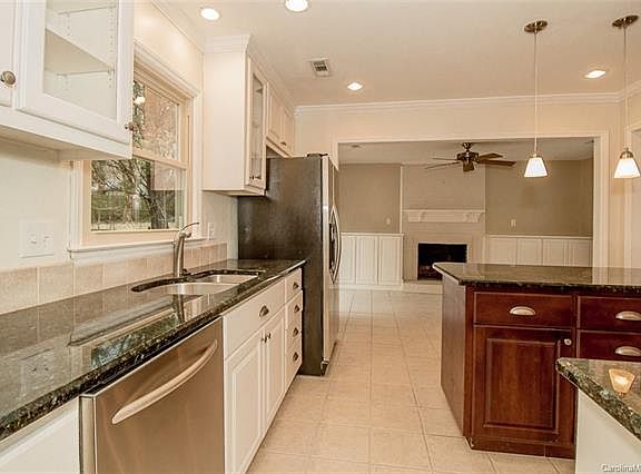 5th image of 7920 Surreywood Pl