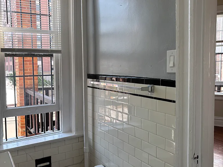 1203 Cathedral St #6 — Photo 13
