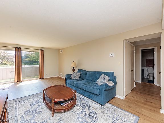 3rd image of 21841 River Oaks Dr APT B5