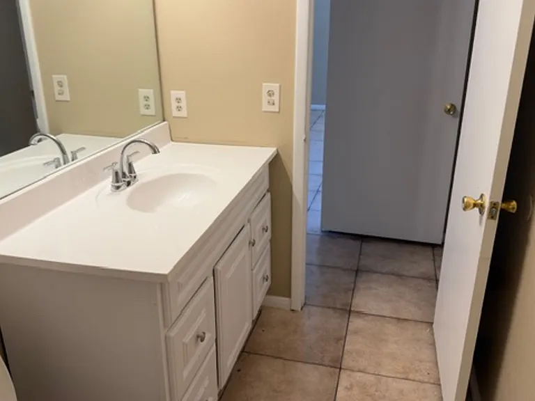 4800 Woodlake Ave — Photo 14